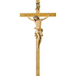 Cristo Pisa en cruz de roble